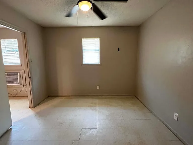 1004 County Road 3771 — Photo 18