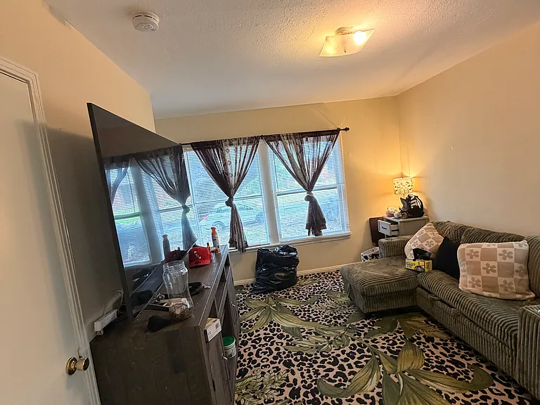 Avant Ave — Photo 10