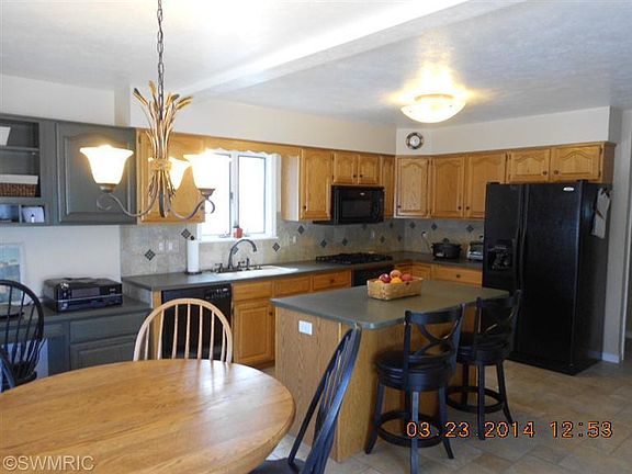 5th image of 274 Eaton St