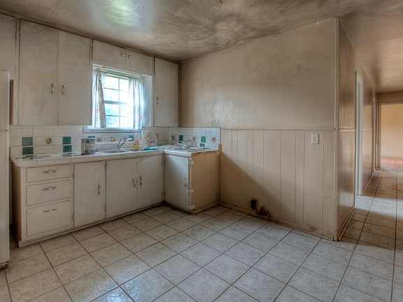 2nd image of 220 Guadalupe St #S