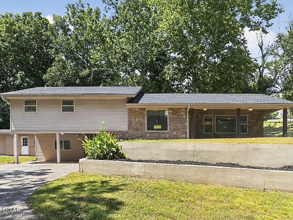 5th image of 18317 Collins Rd