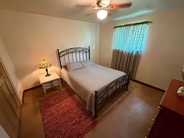 Regis Apartments — Photo 5