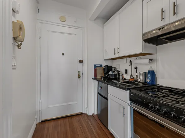 457 West 57th Street image 6 of 6