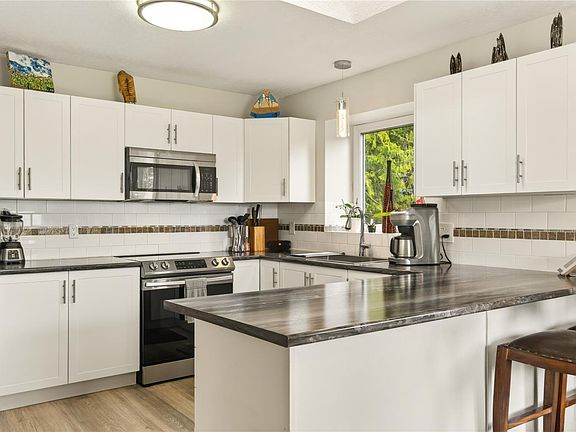 5th image of 114 Roberta Rd W