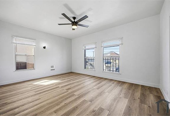 3rd image of 4416 Wall St APT 6
