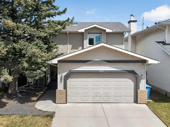 101 S Douglasbank Way SE, Calgary, AB T2Z 1W4