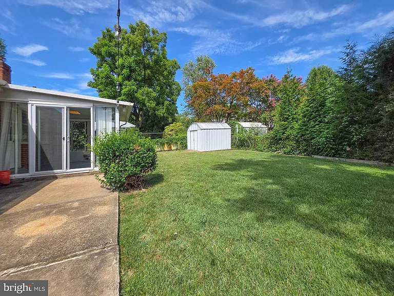 5921 Arlington Blvd — Photo 33