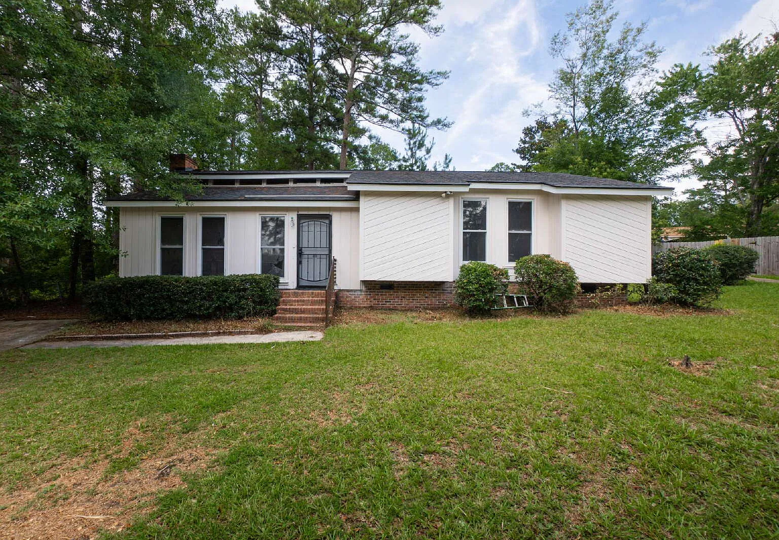 3 bed, 2.0 bath, 1548 sqft, $1,550 — Photo 1