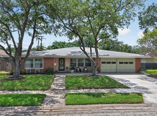 609 Peerman Pl, Corpus Christi, TX 78411