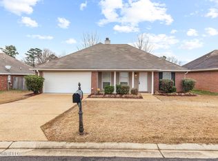 203 Edgewater Branch Dr, Brandon, MS 39042