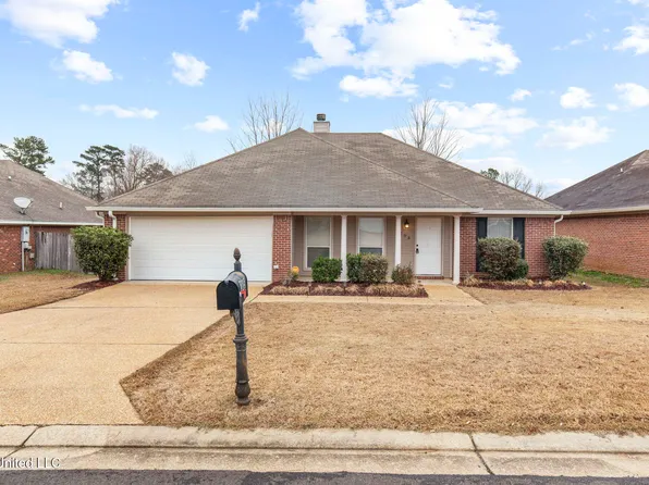 203 Edgewater Branch Dr, Brandon, MS 39042