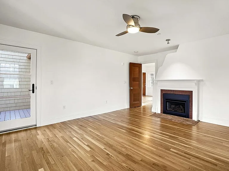 165 Winthrop Rd #D — Photo 22