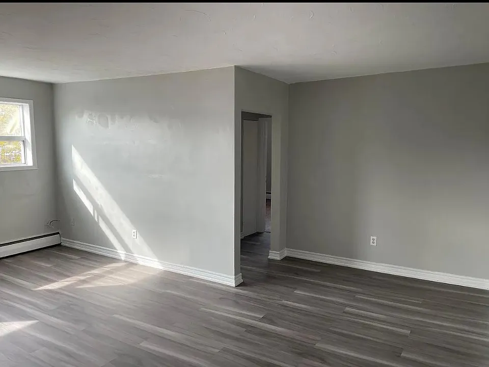 498 West St