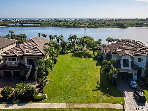 2nd image of 305 S Riverwalk Dr