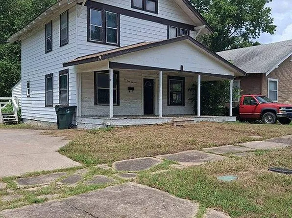 615 E 14th St, Okmulgee, OK 74447