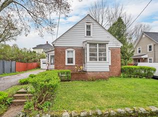 6 Orange St, Rochester, NH 03839