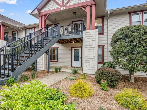 2403 Deermouse Way, Hendersonville, NC 28792