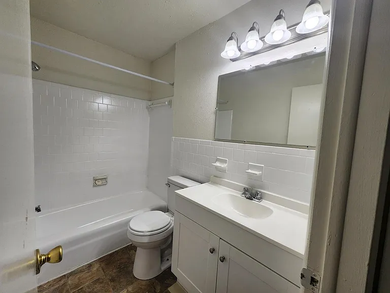 Morningside Apartments — Photo 8