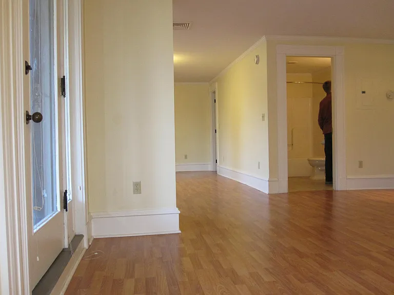 326 College St #8 — Photo 7