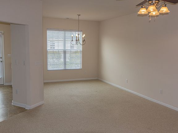 Living room /w dining