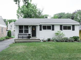 1114 Howard St, Wheaton, IL 60187