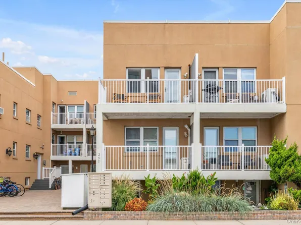 251 W Broadway #210, Long Beach, NY 11561
