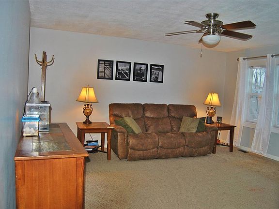 3rd image of 2105 Eagle Dr