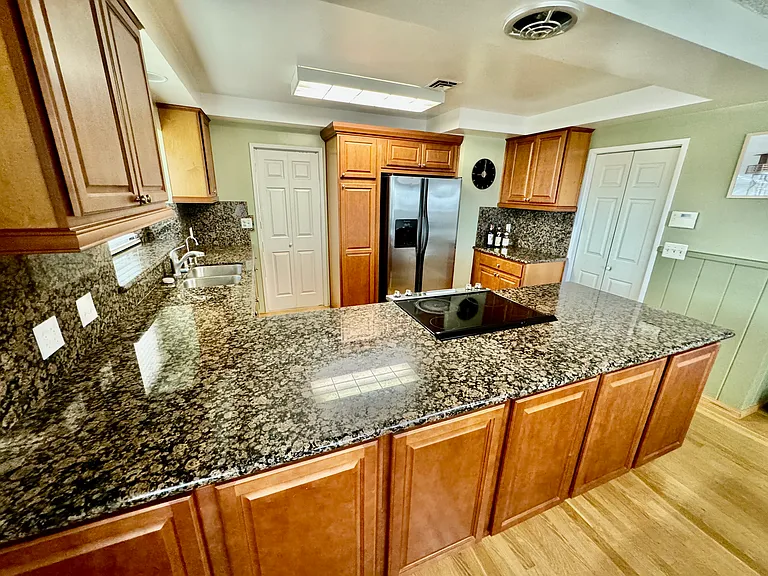 5582 Thunderbird Ln — Photo 12