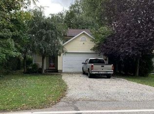 1606 Red Bird Rd, Madison, OH 44057