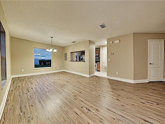 4th image of 431 Carina Cir