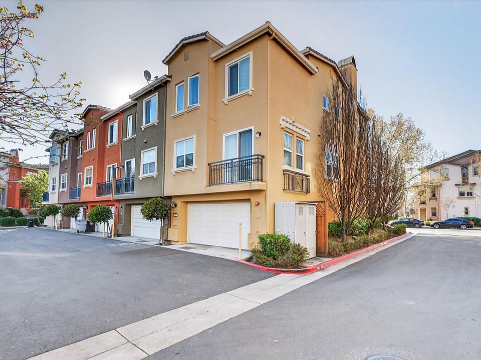 1st image of 233 Esfahan Ct