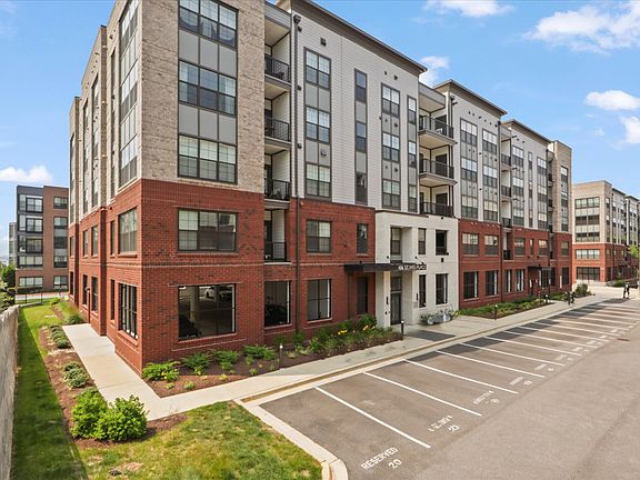 2nd image of 106 Saint Ives Pl Unit 207