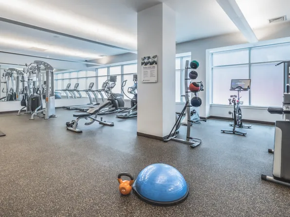 175 Kent Avenue image 27 of 39