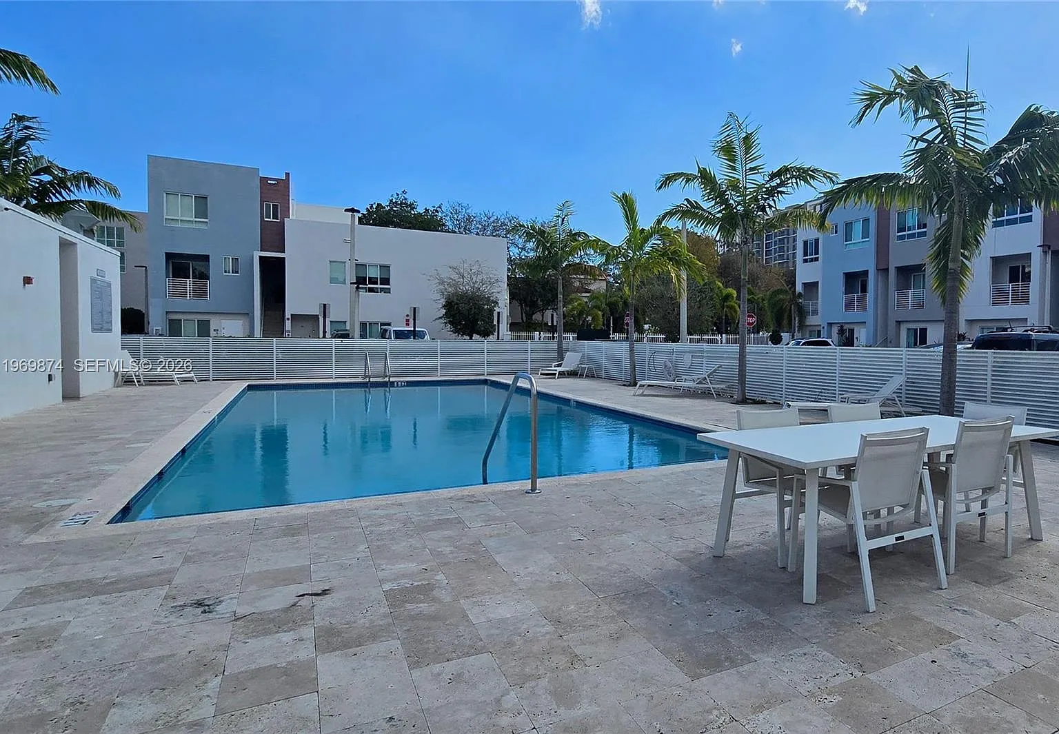 3 bed, 2.5 bath, 1275 sqft, $2,900 — Photo 1