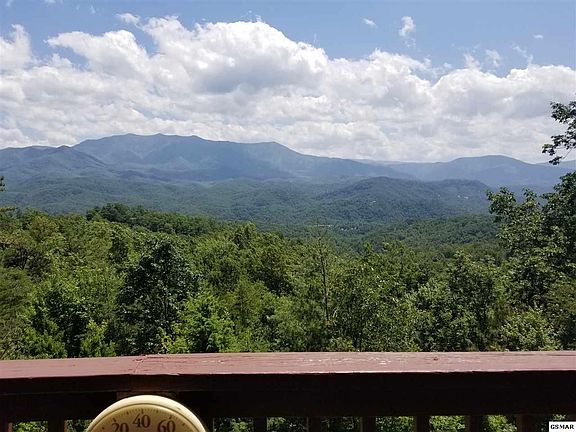 2nd image of 1240 Fox Run