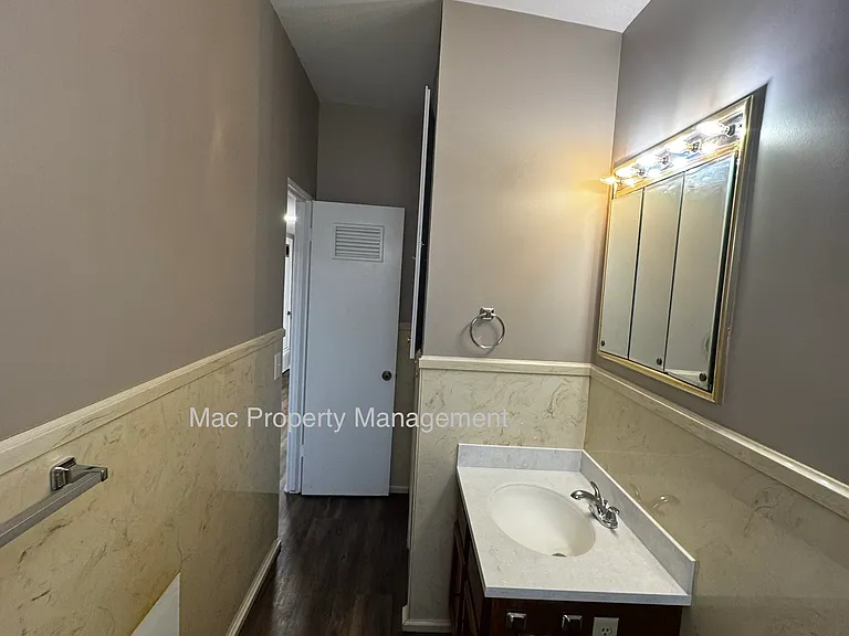 1113 Parr St — Photo 17