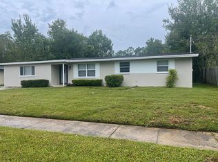 6068 Verdes Rd, Jacksonville, FL 32244