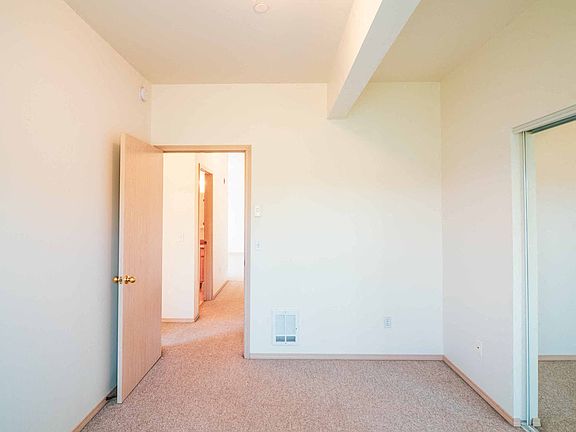 3rd image of 2225 Knox Ave #101