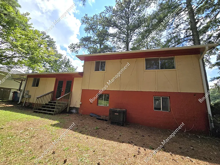 8834 Homewood Dr — Photo 16