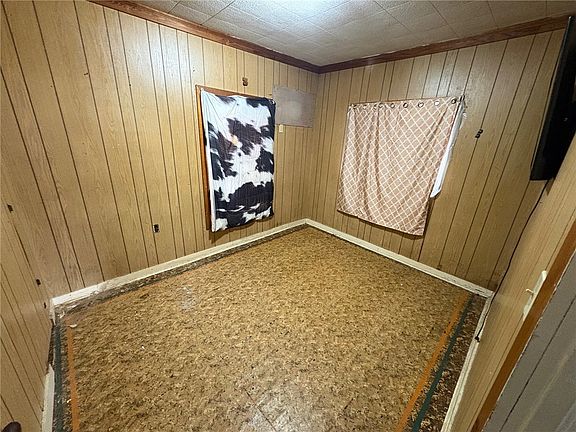 3rd image of 81 Pigeon Ln