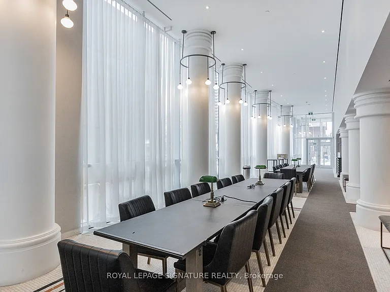 33 Helendale Ave #2105 — Photo 22