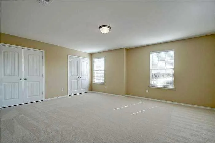 Bedroom 4 as big as masterbedroom