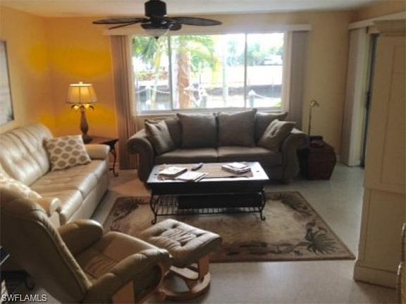 4th image of 2404 Carambola Ln