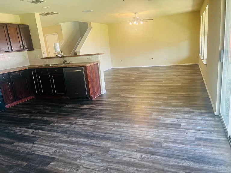 9200 Goldenview Dr — Photo 9