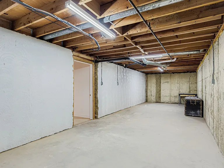 4264 W Radcliff Ave — Photo 34