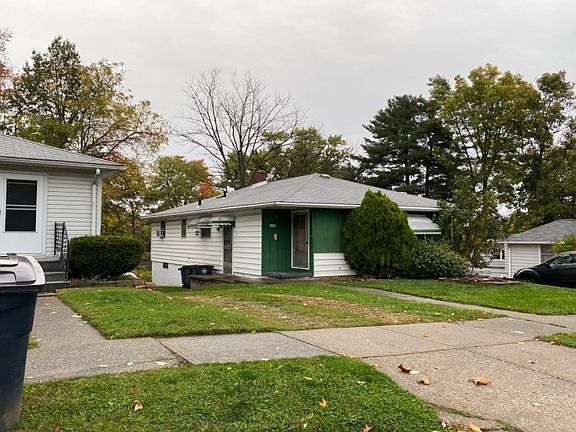 3rd image of 415 Lockwood St