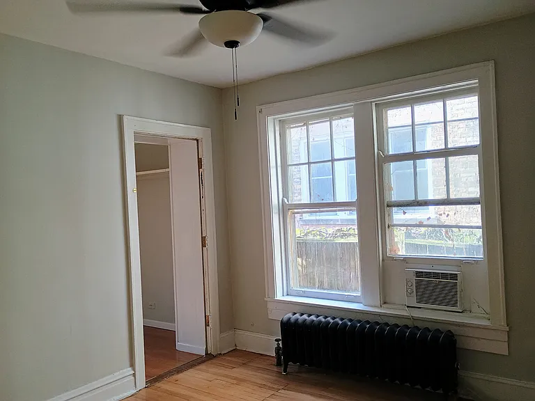 7444 N Damen Ave — Photo 12