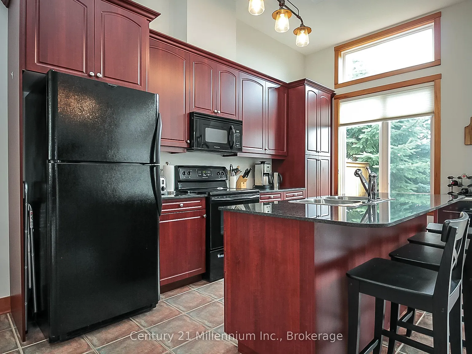 3 bed, $3,200 — Photo 4