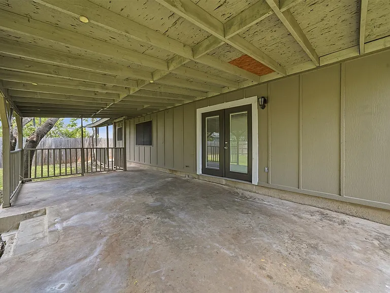 1913 Denfield Dr — Photo 22