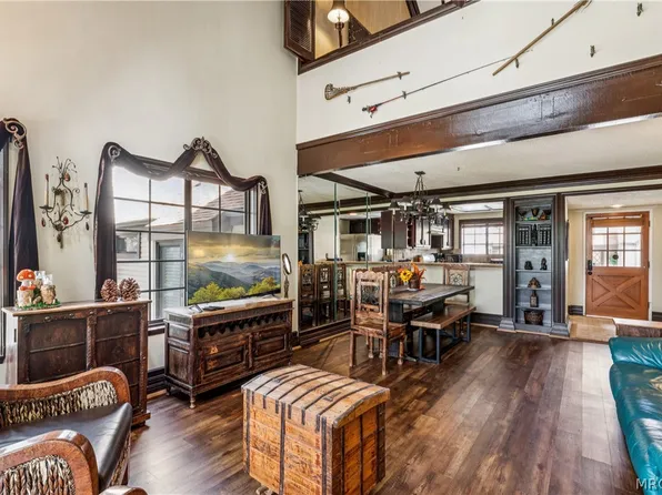 203 Village Rd APT 1, Lake Arrowhead, CA 92352